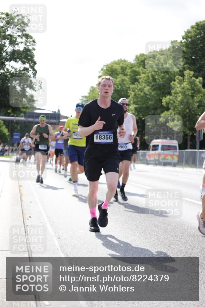 29.06.2025 - hella hamburg halbmarathon Jannik Wohlers http://msf.ph/oto/8224379 29.06.2025 09:51:21 Lombardsbrücke 1520, 1570, 1903, 2653, 2880, 3437, 4634, 4843, 4865, 4991, 5410, 6490, 7092, 7105, 7363, 8346, 8359, 8871, 8900, 9114, 9364, 10319, 10375, 10480, 10669, 10934, 11021, 11417, 11714, 12623, 12711, 12712, 13183, 13196, 13479, 14346, 14861, 15185, 15542, 15828, 15932, 15935, 16281, 16503, 17381, 17382, 17406, 18049, 18330, 18356, 18399, 18539, 18764 meine-sportfotos.de