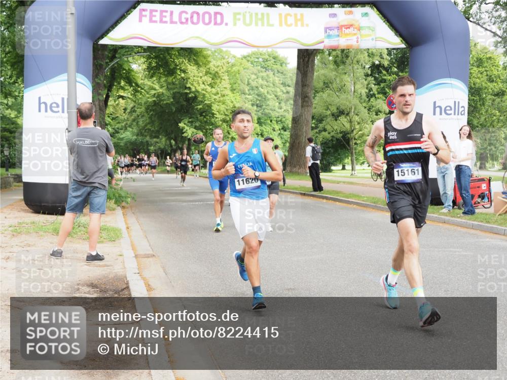 29.06.2025 - hella hamburg halbmarathon MichiJ http://msf.ph/oto/8224415 29.06.2025 10:25:02 Zwischen KM18-KM19 4062, 6829, 6990, 7831, 11620, 12488, 15161, 18600 meine-sportfotos.de