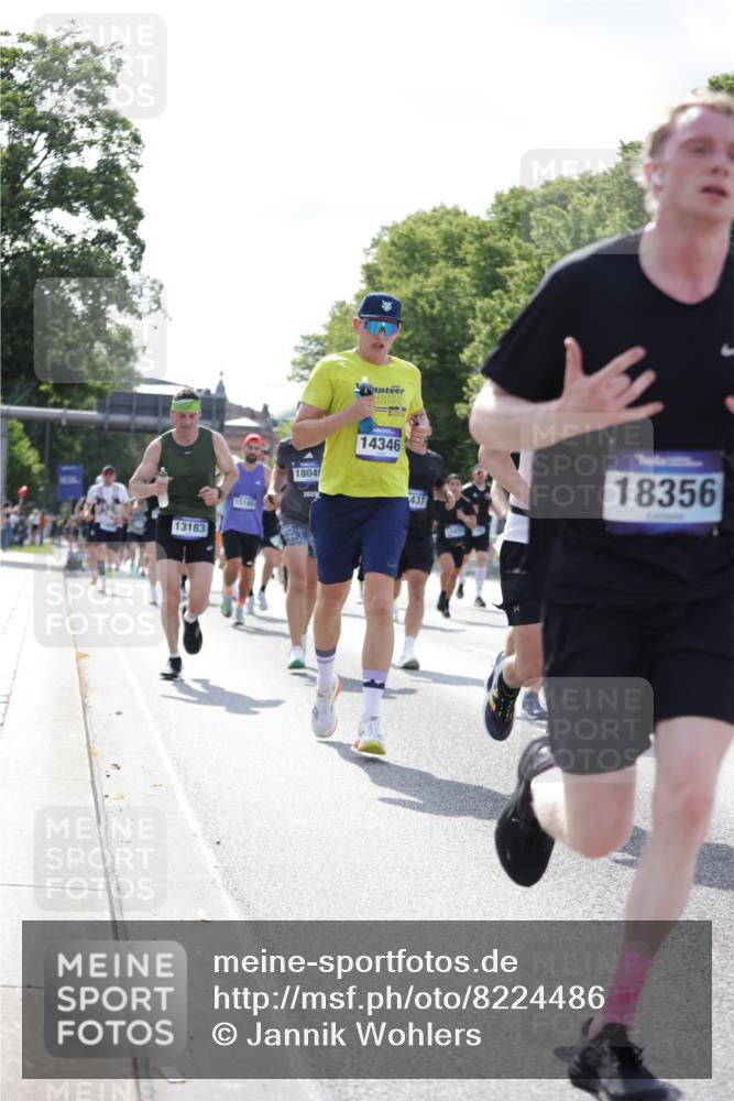 29.06.2025 - hella hamburg halbmarathon Jannik Wohlers http://msf.ph/oto/8224486 29.06.2025 09:51:22 Lombardsbrücke 1520, 1903, 2653, 2880, 3437, 4634, 4843, 4865, 4991, 5014, 5129, 6490, 7092, 7105, 8074, 8346, 8359, 8871, 8900, 9114, 10319, 10375, 10480, 10669, 10691, 10934, 11021, 11417, 11714, 12623, 12711, 12712, 13183, 13196, 13479, 14346, 14861, 15164, 15185, 15542, 15828, 15932, 15935, 16281, 16503, 17381, 17382, 17406, 18049, 18330, 18356, 18399, 18539, 18764 meine-sportfotos.de