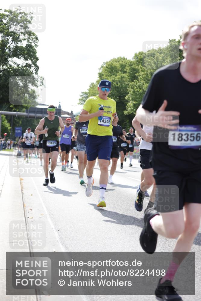 29.06.2025 - hella hamburg halbmarathon Jannik Wohlers http://msf.ph/oto/8224498 29.06.2025 09:51:22 Lombardsbrücke 1520, 1903, 2653, 2880, 3437, 4634, 4843, 4865, 4991, 5014, 5129, 6490, 7092, 7105, 8074, 8346, 8359, 8871, 8900, 9114, 10319, 10375, 10480, 10669, 10691, 10934, 11021, 11417, 11714, 12623, 12711, 12712, 13183, 13196, 13479, 14346, 14861, 15164, 15185, 15542, 15828, 15932, 15935, 16281, 16503, 17381, 17382, 17406, 18049, 18330, 18356, 18399, 18539, 18764 meine-sportfotos.de