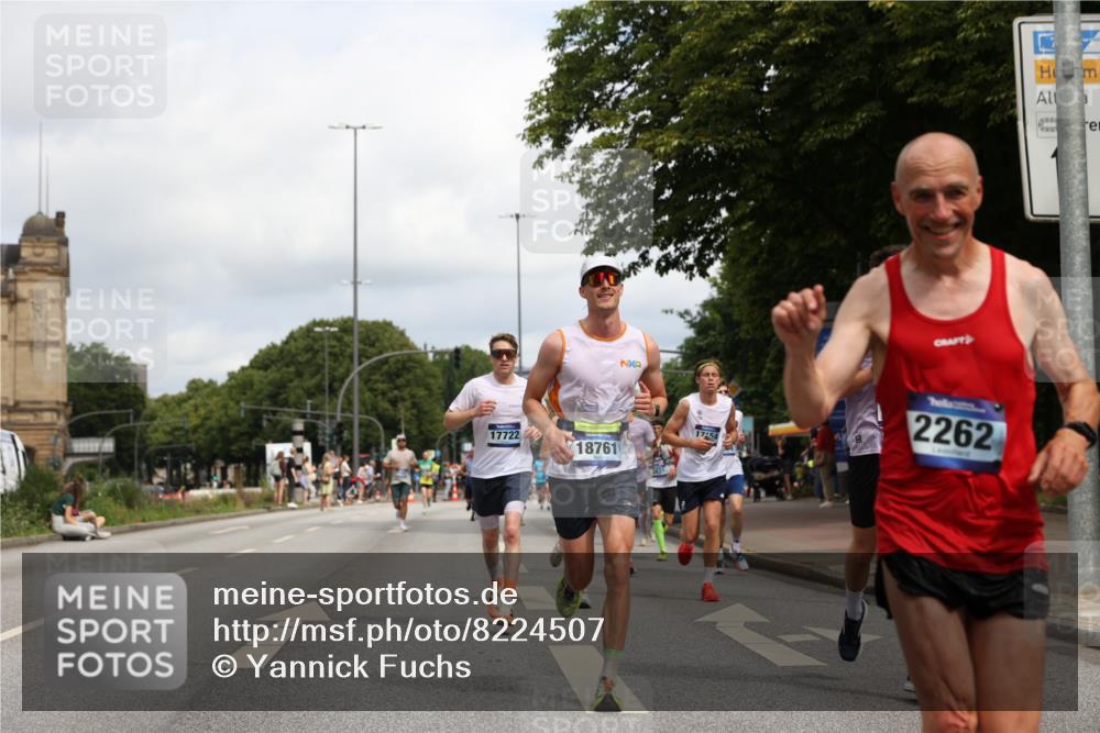 29.06.2025 - hella hamburg halbmarathon Yannick Fuchs http://msf.ph/oto/8224507 29.06.2025 10:33:18 20KM 1164, 2262, 2296, 2719, 2849, 2980, 3014, 3136, 3431, 4148, 5091, 5248, 6095, 6682, 6684, 7110, 8091, 9403, 10218, 11049, 11055, 11281, 11282, 11379, 11447, 12137, 12915, 13755, 13800, 14905, 15372, 16280, 17154, 17646, 17722, 18188, 18761, 19004, 19151 meine-sportfotos.de