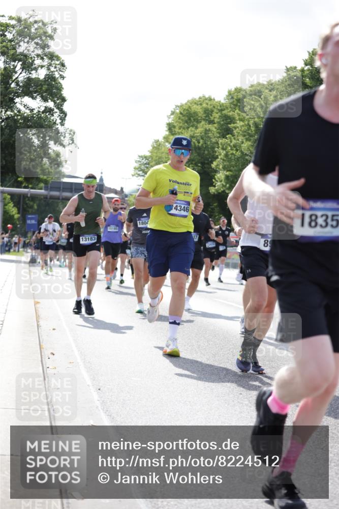 29.06.2025 - hella hamburg halbmarathon Jannik Wohlers http://msf.ph/oto/8224512 29.06.2025 09:51:23 Lombardsbrücke 1520, 1903, 2653, 3437, 4634, 4843, 4865, 4991, 5014, 5129, 6490, 6700, 6770, 7092, 7105, 8074, 8346, 8359, 8900, 9114, 9358, 10319, 10375, 10480, 10669, 10691, 10934, 11021, 11417, 11714, 12623, 12711, 12712, 13183, 13196, 13479, 14346, 14861, 15164, 15185, 15542, 15828, 15846, 15932, 15935, 16281, 16503, 17381, 17382, 17406, 18049, 18330, 18356, 18399, 18539, 18764 meine-sportfotos.de