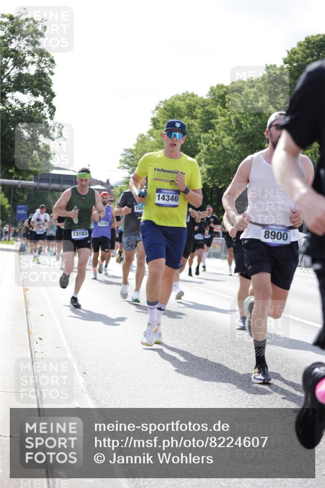 29.06.2025 - hella hamburg halbmarathon Jannik Wohlers http://msf.ph/oto/8224607 29.06.2025 09:51:23 Lombardsbrücke 1520, 1903, 2653, 3437, 4634, 4843, 4865, 4991, 5014, 5129, 6490, 6700, 6770, 7092, 7105, 8074, 8346, 8359, 8900, 9114, 9358, 10319, 10375, 10480, 10669, 10691, 10934, 11021, 11417, 11714, 12623, 12711, 12712, 13183, 13196, 13479, 14346, 14861, 15164, 15185, 15542, 15828, 15846, 15932, 15935, 16281, 16503, 17381, 17382, 17406, 18049, 18330, 18356, 18399, 18539, 18764 meine-sportfotos.de