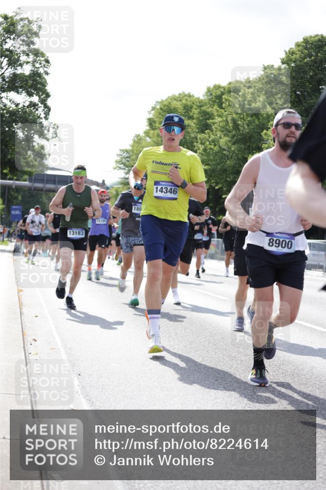 29.06.2025 - hella hamburg halbmarathon Jannik Wohlers http://msf.ph/oto/8224614 29.06.2025 09:51:23 Lombardsbrücke 1520, 1903, 2653, 3437, 4634, 4843, 4865, 4991, 5014, 5129, 6490, 6700, 6770, 7092, 7105, 8074, 8346, 8359, 8900, 9114, 9358, 10319, 10375, 10480, 10669, 10691, 10934, 11021, 11417, 11714, 12623, 12711, 12712, 13183, 13196, 13479, 14346, 14861, 15164, 15185, 15542, 15828, 15846, 15932, 15935, 16281, 16503, 17381, 17382, 17406, 18049, 18330, 18356, 18399, 18539, 18764 meine-sportfotos.de