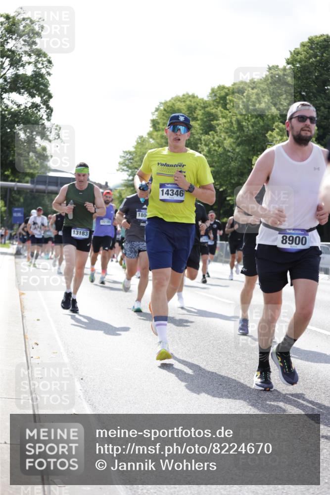 29.06.2025 - hella hamburg halbmarathon Jannik Wohlers http://msf.ph/oto/8224670 29.06.2025 09:51:23 Lombardsbrücke 1520, 1903, 2653, 3437, 4634, 4843, 4865, 4991, 5014, 5129, 6490, 6700, 6770, 7092, 7105, 8074, 8346, 8359, 8900, 9114, 9358, 10319, 10375, 10480, 10669, 10691, 10934, 11021, 11417, 11714, 12623, 12711, 12712, 13183, 13196, 13479, 14346, 14861, 15164, 15185, 15542, 15828, 15846, 15932, 15935, 16281, 16503, 17381, 17382, 17406, 18049, 18330, 18356, 18399, 18539, 18764 meine-sportfotos.de