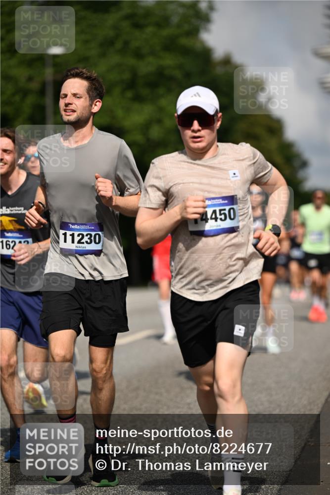 29.06.2025 - hella hamburg halbmarathon Dr. Thomas Lammeyer http://msf.ph/oto/8224677 29.06.2025 09:49:55 Kennedybrücke 1344, 1577, 1889, 2243, 4477, 4944, 5048, 5152, 5660, 7534, 7628, 7901, 8312, 8323, 10298, 10865, 10927, 11230, 11304 meine-sportfotos.de