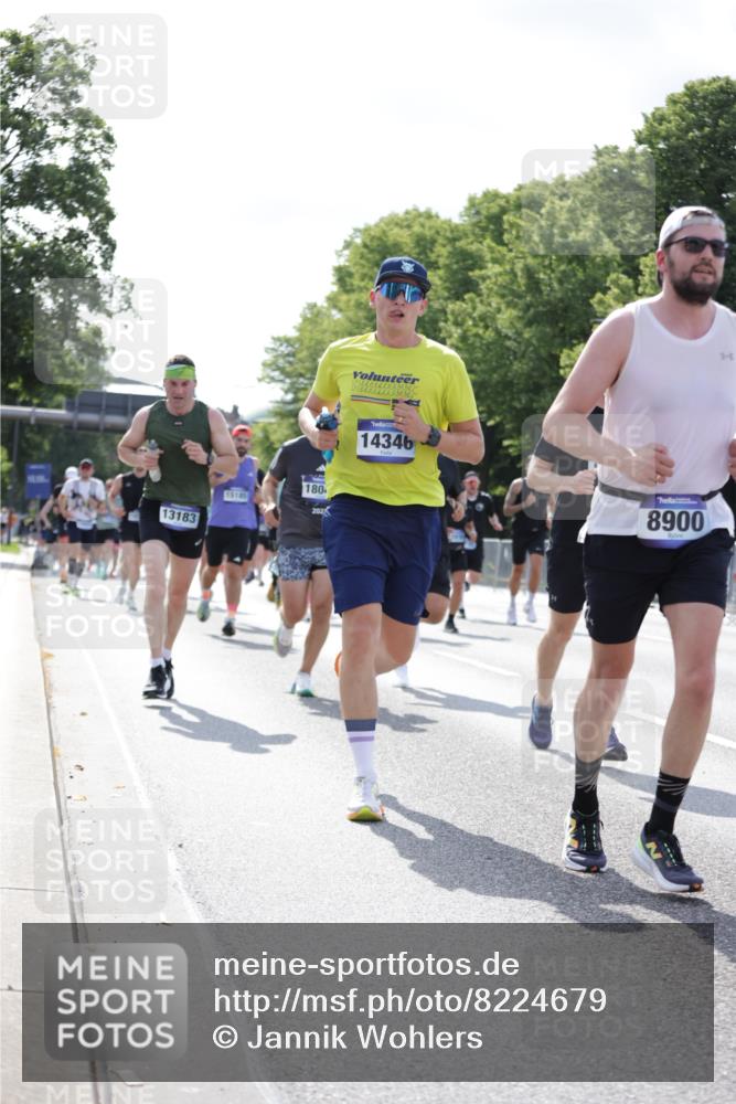 29.06.2025 - hella hamburg halbmarathon Jannik Wohlers http://msf.ph/oto/8224679 29.06.2025 09:51:23 Lombardsbrücke 1520, 1903, 2653, 3437, 4634, 4843, 4865, 4991, 5014, 5129, 6490, 6700, 6770, 7092, 7105, 8074, 8346, 8359, 8900, 9114, 9358, 10319, 10375, 10480, 10669, 10691, 10934, 11021, 11417, 11714, 12623, 12711, 12712, 13183, 13196, 13479, 14346, 14861, 15164, 15185, 15542, 15828, 15846, 15932, 15935, 16281, 16503, 17381, 17382, 17406, 18049, 18330, 18356, 18399, 18539, 18764 meine-sportfotos.de