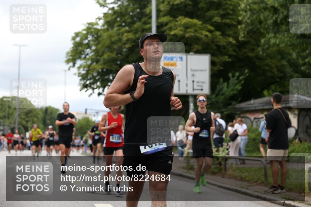 29.06.2025 - hella hamburg halbmarathon Yannick Fuchs http://msf.ph/oto/8224684 29.06.2025 10:46:26 20KM 2444, 2814, 3258, 3715, 4121, 4557, 4558, 4837, 5032, 5093, 5116, 5378, 5399, 5482, 6164, 6390, 6561, 6562, 7130, 7178, 7312, 7475, 7732, 7896, 8139, 8172, 8316, 8661, 8720, 8977, 9093, 9145, 9876, 10115, 11459, 12135, 12519, 13301, 13327, 14300, 14791, 15001, 15144, 15275, 15427, 15446, 15506, 15690, 16320, 16357, 17773, 18801 meine-sportfotos.de