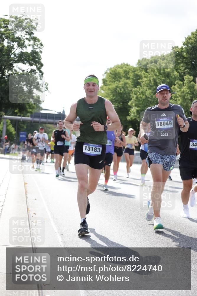 29.06.2025 - hella hamburg halbmarathon Jannik Wohlers http://msf.ph/oto/8224740 29.06.2025 09:51:24 Lombardsbrücke 1569, 1903, 2653, 3437, 4865, 4991, 5014, 5129, 6490, 6700, 6770, 7092, 8074, 8346, 8359, 8900, 9114, 9358, 10319, 10375, 10480, 10669, 10691, 10934, 11021, 11417, 11714, 12623, 12711, 12712, 13183, 13479, 14346, 14861, 15164, 15185, 15542, 15828, 15846, 15932, 15935, 16281, 16503, 17381, 17382, 17406, 18049, 18330, 18356, 18399, 18539, 18764 meine-sportfotos.de