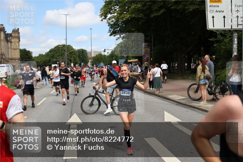 29.06.2025 - hella hamburg halbmarathon Yannick Fuchs http://msf.ph/oto/8224772 29.06.2025 11:24:29 20KM 1235, 1328, 2080, 2357, 2838, 2944, 3341, 3617, 4221, 4361, 4365, 4605, 5110, 6478, 6573, 6999, 7644, 7816, 8388, 8595, 9188, 9289, 10432, 10917, 10924, 11111, 11462, 11656, 11672, 11872, 12062, 12652, 12896, 12936, 13937, 14013, 14301, 14392, 14494, 14572, 14788, 14888, 15224, 15465, 15482, 15603, 15789, 16256, 17118, 17291, 17312, 17344, 17517, 17706, 17932, 17961, 18158, 18390, 18927 meine-sportfotos.de