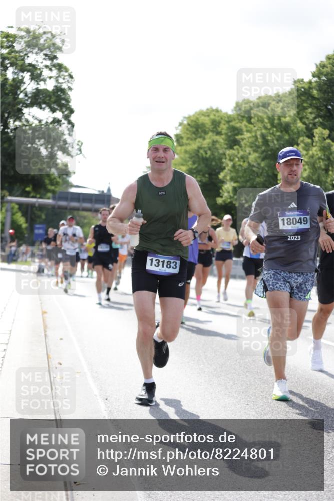 29.06.2025 - hella hamburg halbmarathon Jannik Wohlers http://msf.ph/oto/8224801 29.06.2025 09:51:25 Lombardsbrücke 1569, 1903, 2653, 3437, 4865, 4991, 5014, 5129, 6490, 6700, 6770, 7092, 8074, 8346, 8359, 8900, 9114, 9358, 10319, 10375, 10480, 10669, 10691, 10934, 11021, 11714, 12623, 12711, 12712, 13183, 13479, 14226, 14346, 14861, 15164, 15185, 15542, 15828, 15846, 15932, 15935, 16503, 17381, 17382, 17406, 18049, 18330, 18356, 18399, 18539, 18764 meine-sportfotos.de