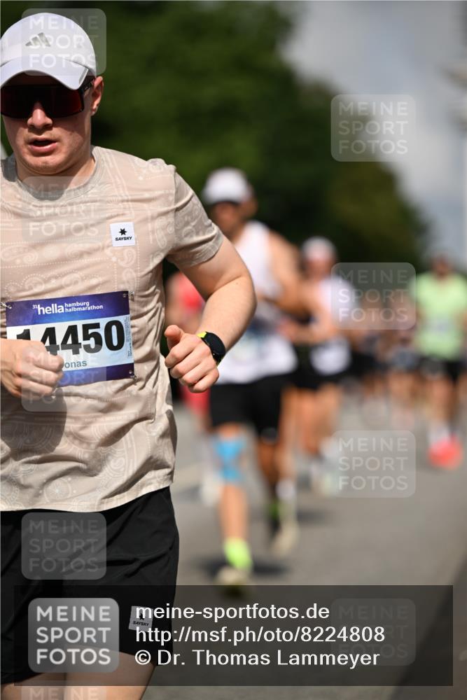 29.06.2025 - hella hamburg halbmarathon Dr. Thomas Lammeyer http://msf.ph/oto/8224808 29.06.2025 09:49:56 Kennedybrücke 1344, 1577, 1889, 2243, 4477, 4944, 5048, 5152, 5660, 7466, 7534, 7628, 7901, 8312, 8323, 10298, 10865, 10927, 11230, 11304 meine-sportfotos.de
