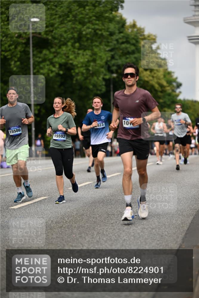 29.06.2025 - hella hamburg halbmarathon Dr. Thomas Lammeyer http://msf.ph/oto/8224901 29.06.2025 10:13:10 Kennedybrücke 1823, 2427, 3762, 4592, 4859, 7081, 7198, 9297, 9306, 9823, 9951, 9958, 10035, 10092, 10194, 10609 meine-sportfotos.de