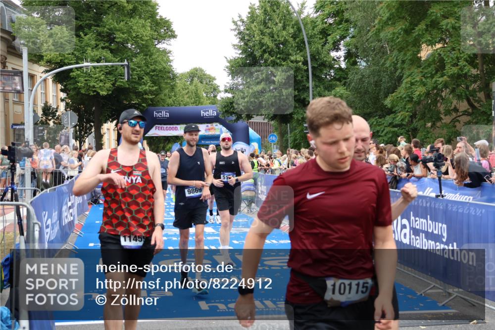 29.06.2025 - hella hamburg halbmarathon Zöllner http://msf.ph/oto/8224912 29.06.2025 10:52:49 Ziel 2287, 2910, 3999, 5077, 5116, 5169, 5194, 8172, 9065, 9163, 9869, 11217, 12482, 14198, 14286, 14805, 16467, 17198, 18331, 19244 meine-sportfotos.de