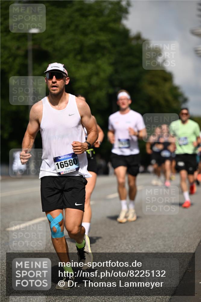 29.06.2025 - hella hamburg halbmarathon Dr. Thomas Lammeyer http://msf.ph/oto/8225132 29.06.2025 09:49:57 Kennedybrücke 1344, 1577, 1889, 2243, 4477, 4944, 5048, 5152, 5660, 7466, 7534, 7628, 7901, 8312, 8323, 10298, 10865, 10927, 11230, 11304 meine-sportfotos.de