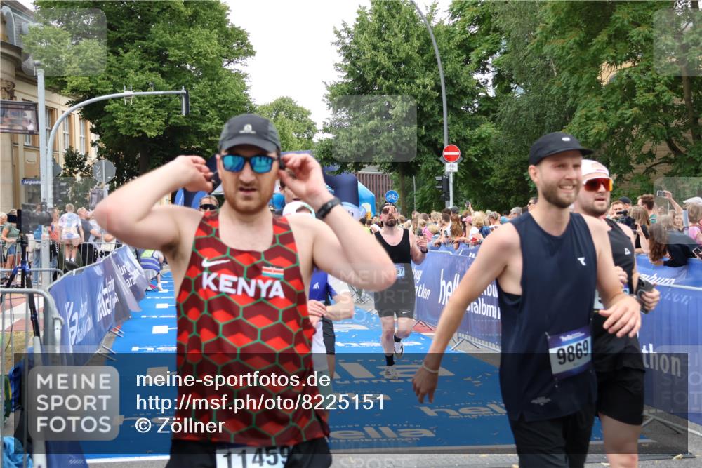 29.06.2025 - hella hamburg halbmarathon Zöllner http://msf.ph/oto/8225151 29.06.2025 10:52:51 Ziel 1257, 1657, 2287, 2444, 2814, 2910, 3999, 5077, 5169, 5194, 8172, 8955, 9065, 9163, 10811, 11217, 11992, 12482, 14198, 14286, 14805, 16467, 17198, 18331, 19244 meine-sportfotos.de