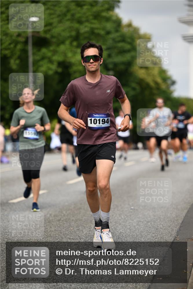 29.06.2025 - hella hamburg halbmarathon Dr. Thomas Lammeyer http://msf.ph/oto/8225152 29.06.2025 10:13:11 Kennedybrücke 1823, 2427, 3762, 4592, 4859, 7081, 7198, 9297, 9306, 9951, 9958, 10035, 10092, 10194, 10609 meine-sportfotos.de