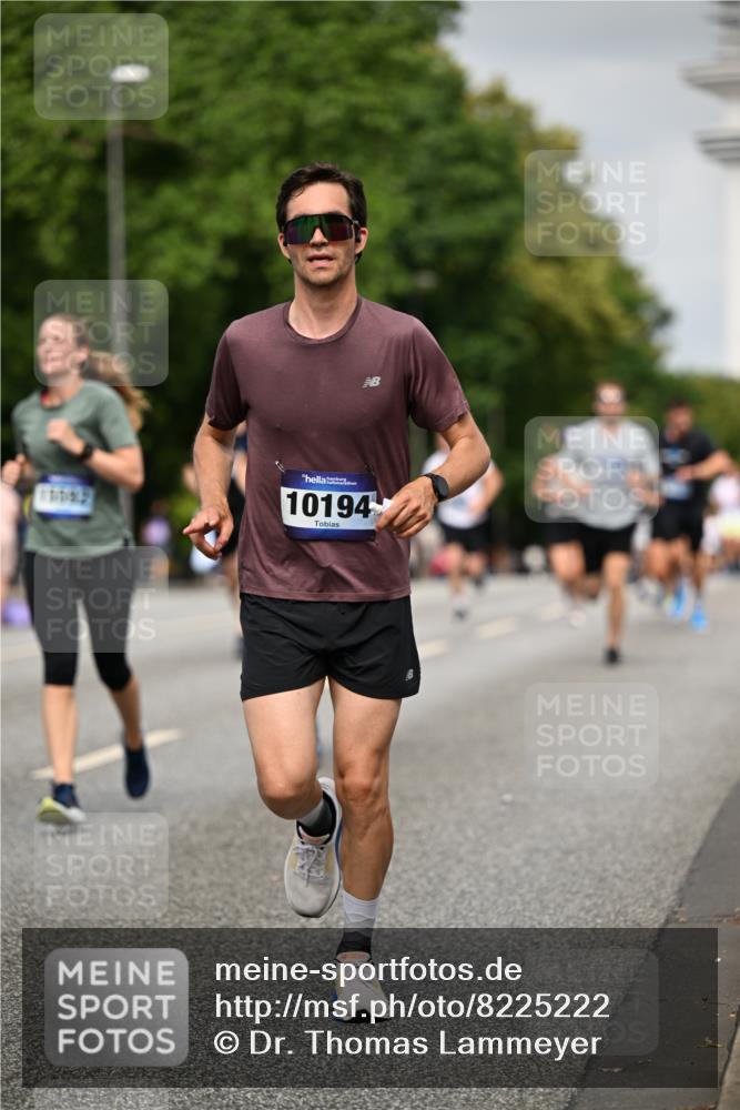 29.06.2025 - hella hamburg halbmarathon Dr. Thomas Lammeyer http://msf.ph/oto/8225222 29.06.2025 10:13:11 Kennedybrücke 1823, 2427, 3762, 4592, 4859, 7081, 7198, 9297, 9306, 9951, 9958, 10035, 10092, 10194, 10609 meine-sportfotos.de