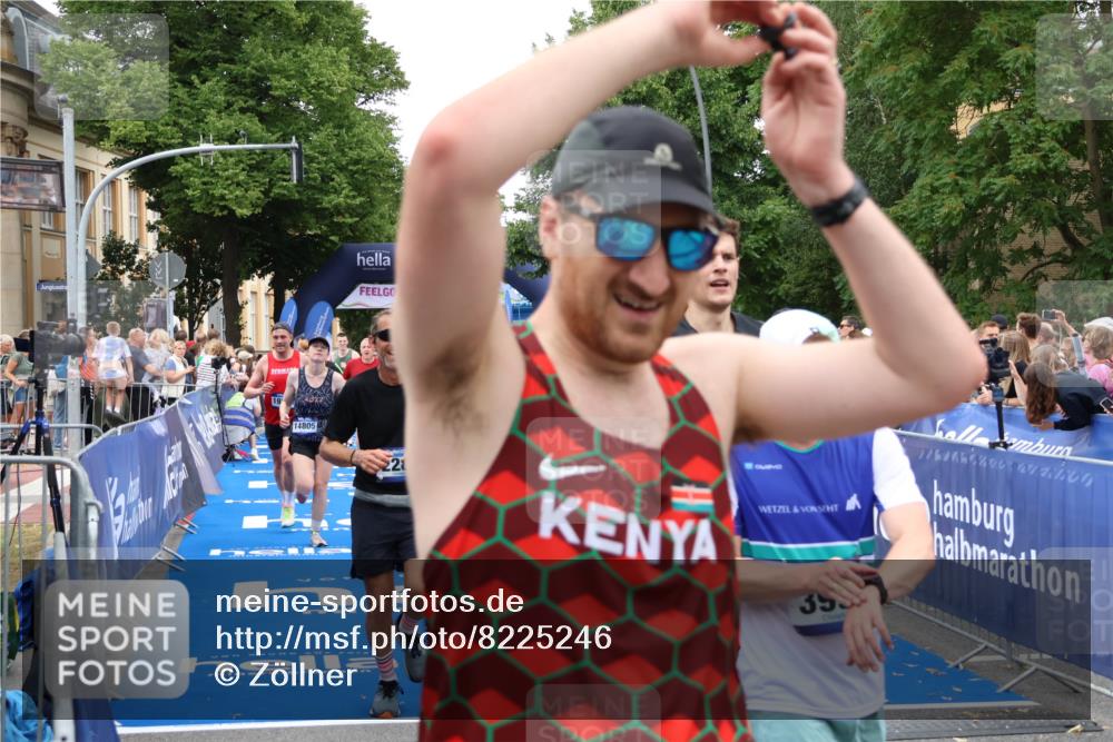 29.06.2025 - hella hamburg halbmarathon Zöllner http://msf.ph/oto/8225246 29.06.2025 10:52:52 Ziel 1257, 1258, 1657, 2287, 2444, 2814, 2910, 4557, 4558, 5077, 5169, 5194, 8172, 8720, 8955, 9065, 9163, 10811, 11217, 11992, 14198, 14286, 14805, 16467, 17198, 18331, 19244 meine-sportfotos.de