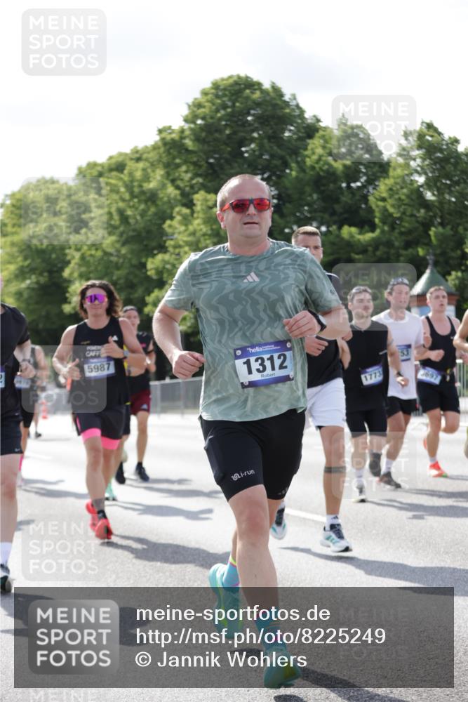 29.06.2025 - hella hamburg halbmarathon Jannik Wohlers http://msf.ph/oto/8225249 29.06.2025 09:51:33 Lombardsbrücke 1312, 1353, 1569, 2653, 3437, 3697, 5014, 5047, 5129, 5231, 5336, 5987, 6700, 6705, 6770, 7092, 7185, 8074, 8346, 8359, 8564, 8900, 9358, 9659, 10319, 10691, 10934, 10978, 11021, 11714, 12438, 12623, xxx, 13183, 14226, 14228, 14346, 14462, 14861, 15164, 15185, 15206, 15451, 15846, 15932, 15935, 16052, 16503, 17016, 17403, 17406, 17733, 17911, 18049, 18304, 18330, 18356, 18399, 18772, 18878 meine-sportfotos.de