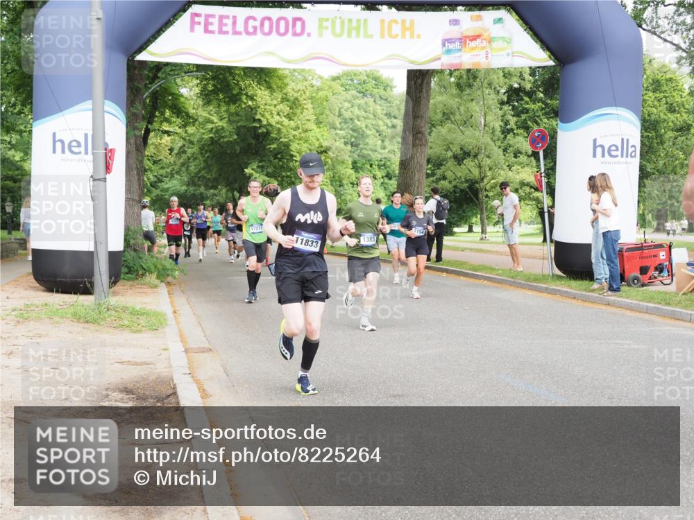 29.06.2025 - hella hamburg halbmarathon MichiJ http://msf.ph/oto/8225264 29.06.2025 10:25:20 Zwischen KM18-KM19 1385, 2121, 2399, 5042, 6915, 6993, 7154, 11833, 12916, 13991, 14601, 14789 meine-sportfotos.de