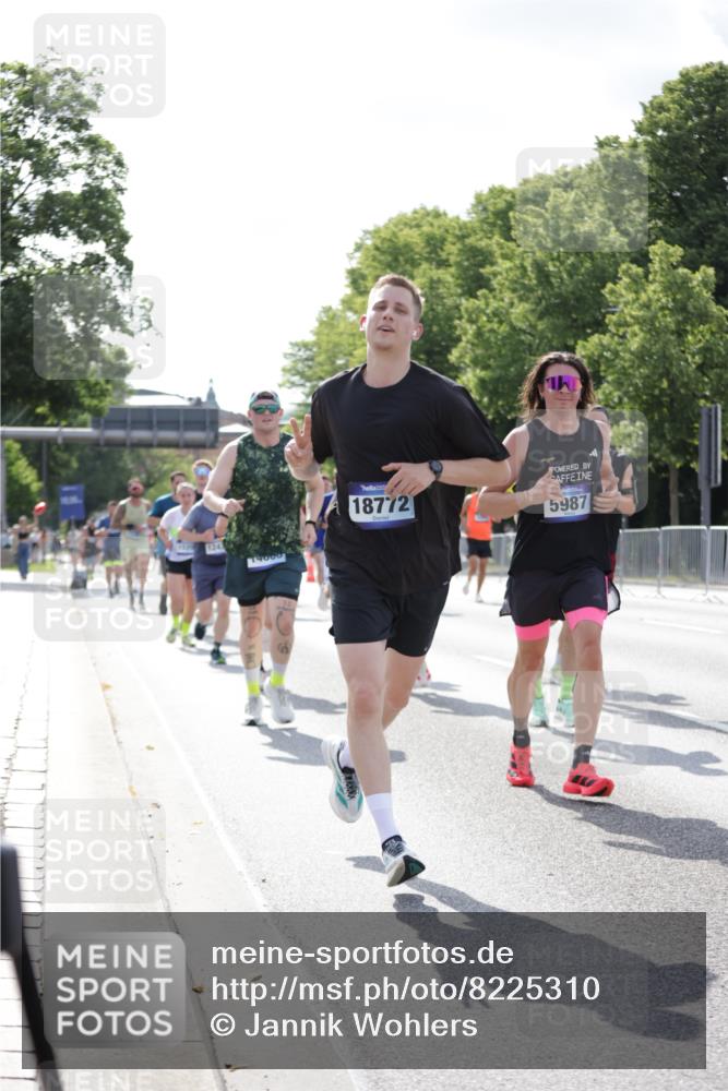 29.06.2025 - hella hamburg halbmarathon Jannik Wohlers http://msf.ph/oto/8225310 29.06.2025 09:51:33 Lombardsbrücke 1312, 1353, 1569, 2653, 3437, 3697, 5014, 5047, 5129, 5231, 5336, 5987, 6700, 6705, 6770, 7092, 7185, 8074, 8346, 8359, 8564, 8900, 9358, 9659, 10319, 10691, 10934, 10978, 11021, 11714, 12438, 12623, xxx, 13183, 14226, 14228, 14346, 14462, 14861, 15164, 15185, 15206, 15451, 15846, 15932, 15935, 16052, 16503, 17016, 17403, 17406, 17733, 17911, 18049, 18304, 18330, 18356, 18399, 18772, 18878 meine-sportfotos.de