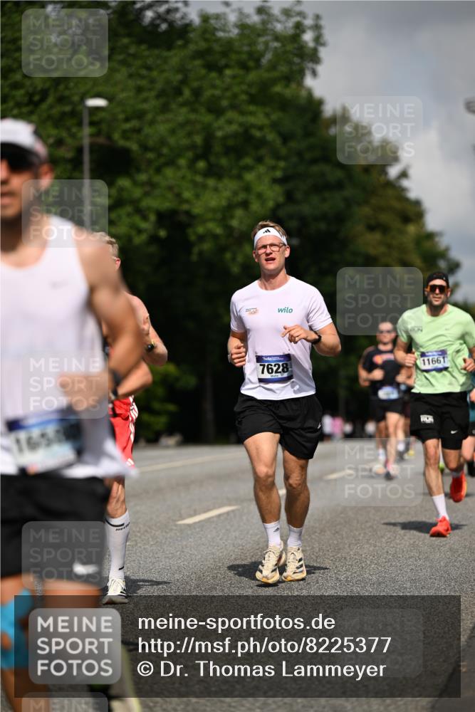 29.06.2025 - hella hamburg halbmarathon Dr. Thomas Lammeyer http://msf.ph/oto/8225377 29.06.2025 09:49:58 Kennedybrücke 1344, 1577, 1889, 2243, 4477, 4944, 5048, 5152, 5660, 7466, 7534, 7628, 7901, 8312, 8323, 10477, 10865, 10927, 11230, 11304 meine-sportfotos.de