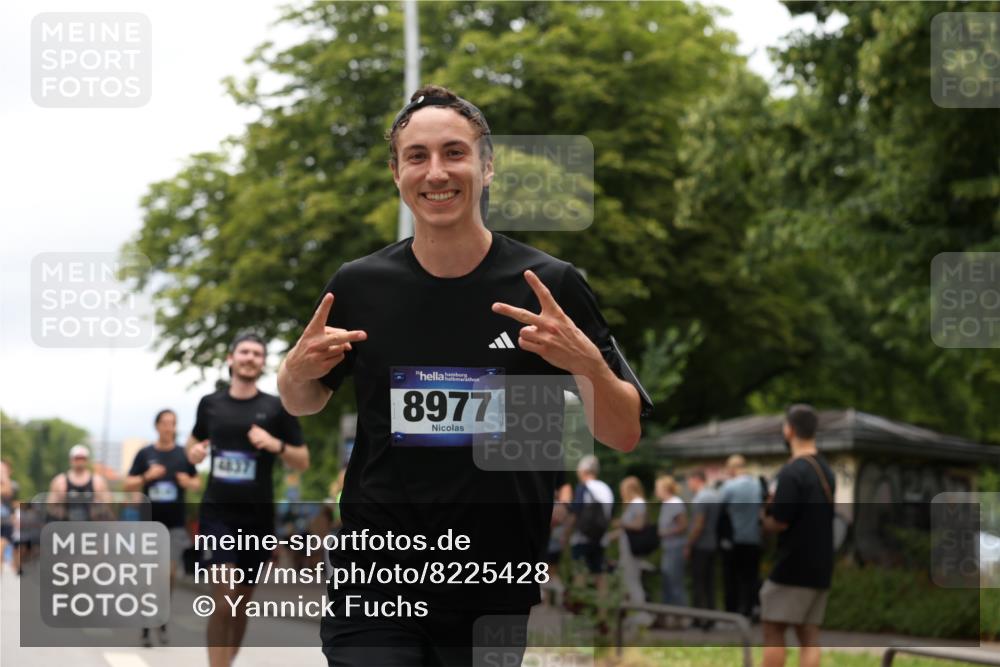 29.06.2025 - hella hamburg halbmarathon Yannick Fuchs http://msf.ph/oto/8225428 29.06.2025 10:46:30 20KM 1098, 1257, 1657, 2444, 2814, 3258, 3715, 3952, 4121, 4557, 4558, 4837, 5032, 5093, 5116, 5378, 5399, 6164, 6561, 6562, 7130, 7178, 7312, 7475, 7896, 8139, 8172, 8316, 8720, 8977, 9093, 9145, 9876, 10811, 11459, 12135, 12519, 13211, 13301, 13327, 14198, 14286, 14300, 14791, 15001, 15144, 15275, 15427, 15446, 15506, 15690, 16320, 17130, 17198, 17773, 18801 meine-sportfotos.de