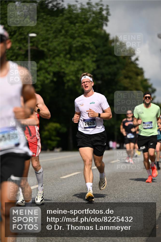 29.06.2025 - hella hamburg halbmarathon Dr. Thomas Lammeyer http://msf.ph/oto/8225432 29.06.2025 09:49:58 Kennedybrücke 1344, 1577, 1889, 2243, 4477, 4944, 5048, 5152, 5660, 7466, 7534, 7628, 7901, 8312, 8323, 10477, 10865, 10927, 11230, 11304 meine-sportfotos.de