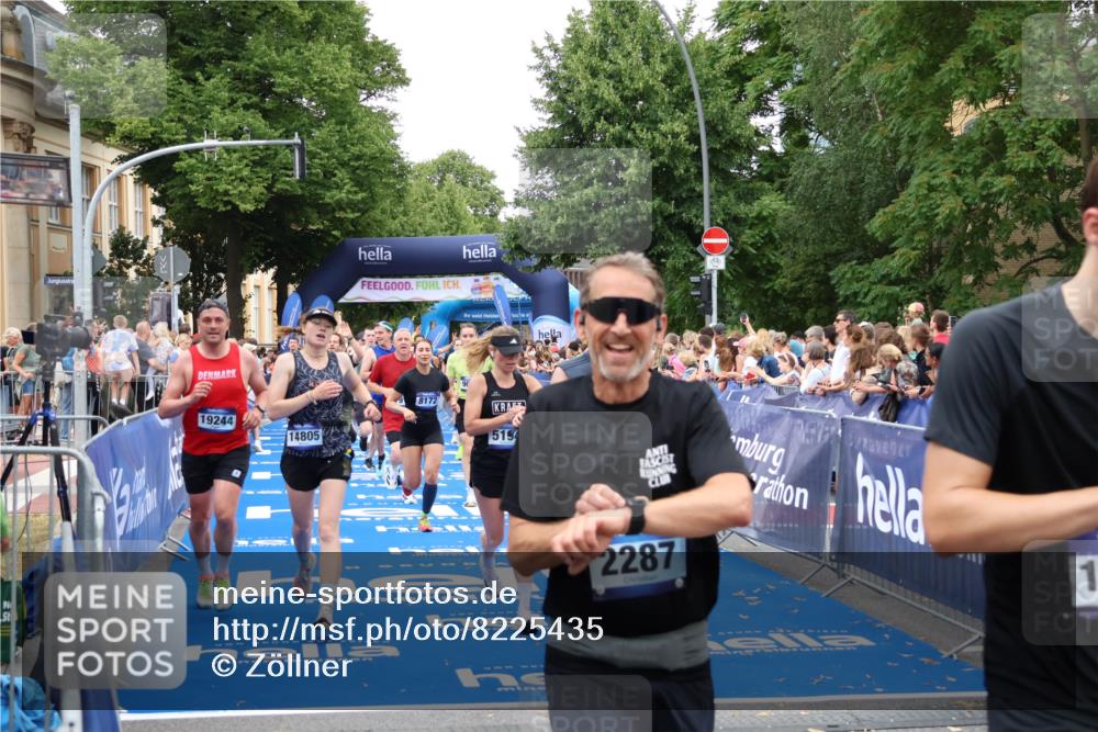 29.06.2025 - hella hamburg halbmarathon Zöllner http://msf.ph/oto/8225435 29.06.2025 10:52:53 Ziel 1257, 1258, 1657, 2099, 2444, 2814, 2910, 4557, 4558, 5077, 5169, 5194, 8172, 8720, 8955, 9065, 9163, 10724, 10811, 11217, 11992, 14198, 14286, 14805, 17198, 18331, 19244 meine-sportfotos.de