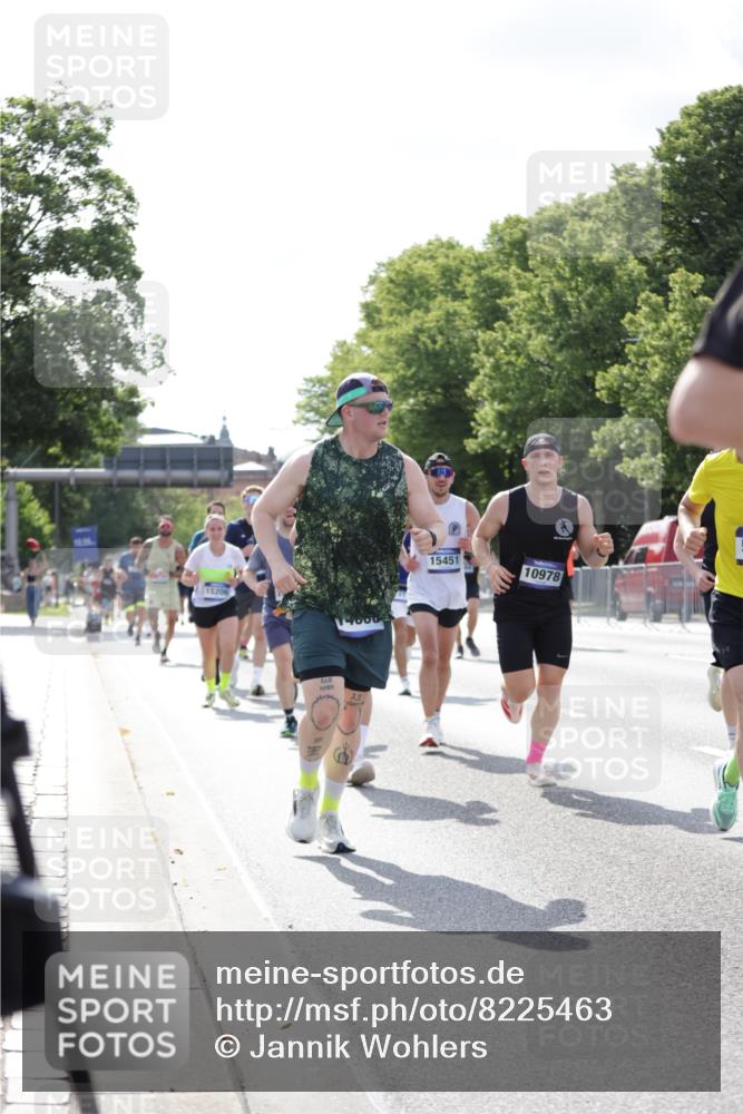 29.06.2025 - hella hamburg halbmarathon Jannik Wohlers http://msf.ph/oto/8225463 29.06.2025 09:51:34 Lombardsbrücke 1312, 1353, 1569, 1763, 2653, 3437, 3697, 5014, 5047, 5129, 5231, 5336, 5690, 5987, 6700, 6705, 6770, 7092, 7185, 8074, 8346, 8359, 8564, 8900, 9358, 9659, 10319, 10691, 10978, 11021, 11714, 12438, 12623, xxx, 13183, 14226, 14228, 14346, 14462, 15164, 15185, 15206, 15451, 15846, 15935, 16052, 16503, 17016, 17403, 17406, 17733, 17911, 18049, 18304, 18330, 18356, 18399, 18772, 18829, 18878 meine-sportfotos.de
