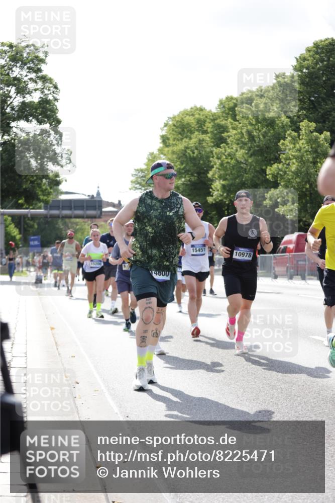 29.06.2025 - hella hamburg halbmarathon Jannik Wohlers http://msf.ph/oto/8225471 29.06.2025 09:51:34 Lombardsbrücke 1312, 1353, 1569, 1763, 2653, 3437, 3697, 5014, 5047, 5129, 5231, 5336, 5690, 5987, 6700, 6705, 6770, 7092, 7185, 8074, 8346, 8359, 8564, 8900, 9358, 9659, 10319, 10691, 10978, 11021, 11714, 12438, 12623, xxx, 13183, 14226, 14228, 14346, 14462, 15164, 15185, 15206, 15451, 15846, 15935, 16052, 16503, 17016, 17403, 17406, 17733, 17911, 18049, 18304, 18330, 18356, 18399, 18772, 18829, 18878 meine-sportfotos.de