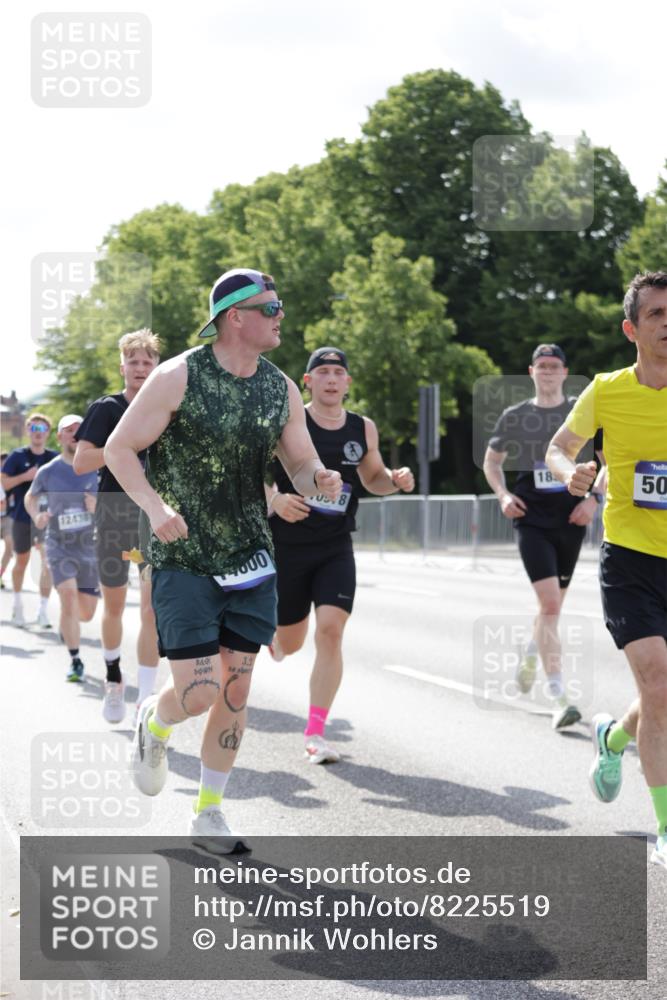 29.06.2025 - hella hamburg halbmarathon Jannik Wohlers http://msf.ph/oto/8225519 29.06.2025 09:51:35 Lombardsbrücke 1312, 1353, 1569, 1763, 3437, 3697, 5014, 5047, 5129, 5231, 5336, 5690, 5987, 6700, 6705, 6770, 7185, 7710, 8074, 8359, 8564, 8900, 9358, 9659, 10319, 10691, 10978, 11021, 11714, 12438, 12623, xxx, 13183, 14226, 14228, 14346, 14462, 15164, 15185, 15206, 15451, 15846, 15935, 16052, 16503, 17016, 17403, 17406, 17733, 17911, 18049, 18304, 18330, 18356, 18399, 18772, 18829, 18878, 19009 meine-sportfotos.de