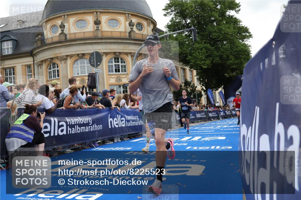29.06.2025 - hella hamburg halbmarathon Strokosch-Dieckow http://msf.ph/oto/8225523 29.06.2025 10:30:49 Ziel 3379, 7055, 7880, 9381, 9508, 18871 meine-sportfotos.de