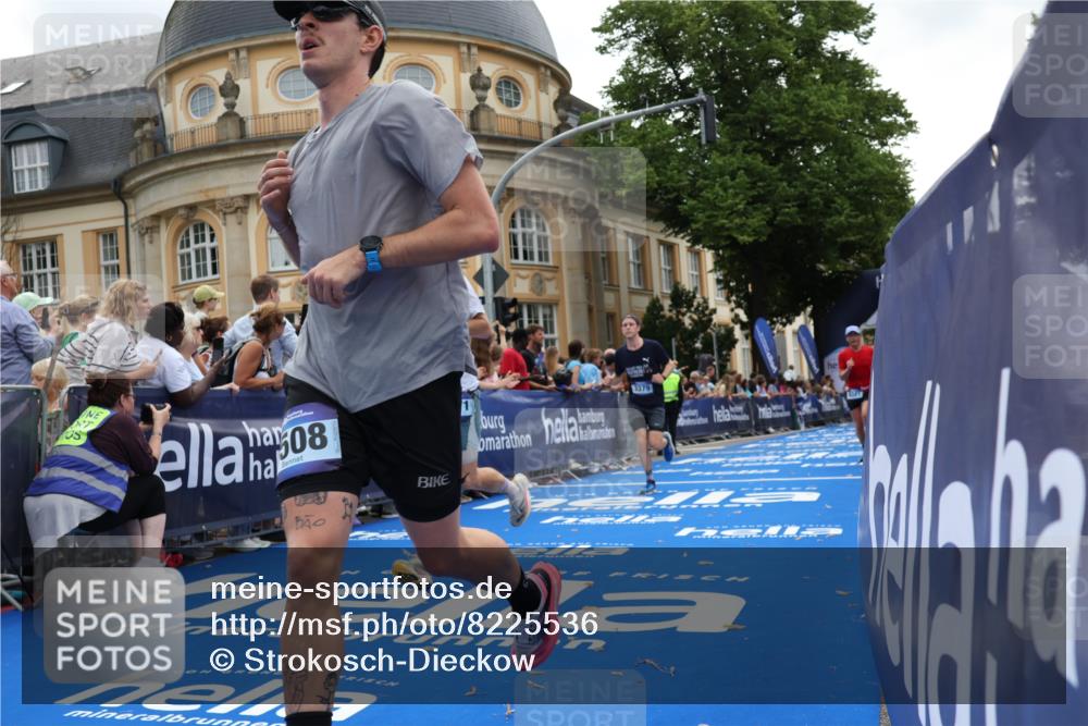 29.06.2025 - hella hamburg halbmarathon Strokosch-Dieckow http://msf.ph/oto/8225536 29.06.2025 10:30:49 Ziel 3379, 7055, 7880, 9381, 9508, 18871 meine-sportfotos.de