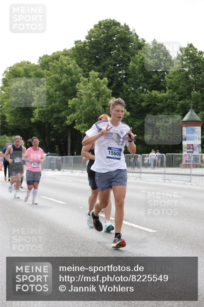 29.06.2025 - hella hamburg halbmarathon Jannik Wohlers http://msf.ph/oto/8225549 29.06.2025 10:27:38 Lombardsbrücke 1148, 5177, 5369, 5847, 6632, 7497, 8215, 9567, 11692, 11739, 12780, 12823, 12842, 13568, 13678, 13860, 14155, 15123, 15607, 15608, 16569, 16804 meine-sportfotos.de