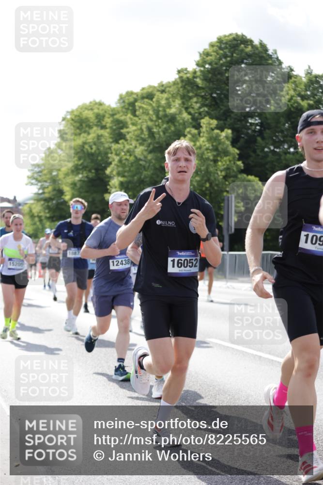 29.06.2025 - hella hamburg halbmarathon Jannik Wohlers http://msf.ph/oto/8225565 29.06.2025 09:51:36 Lombardsbrücke 1057, 1312, 1353, 1569, 1763, 3437, 3697, 5014, 5047, 5129, 5231, 5336, 5690, 5987, 6700, 6705, 6770, 7185, 7710, 8074, 8359, 8564, 8900, 9358, 9659, 10319, 10691, 10978, 11021, 11714, 12438, 12623, xxx, 13183, 14226, 14228, 14346, 14462, 15164, 15185, 15206, 15451, 15846, 15935, 16052, 16503, 16547, 17016, 17403, 17406, 17733, 17911, 18049, 18304, 18330, 18399, 18772, 18829, 18878, 19009 meine-sportfotos.de