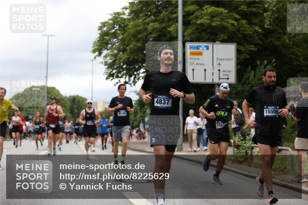 29.06.2025 - hella hamburg halbmarathon Yannick Fuchs http://msf.ph/oto/8225629 29.06.2025 10:46:31 20KM 1098, 1257, 1657, 2444, 2814, 3258, 3715, 3952, 4121, 4557, 4558, 4837, 5116, 5378, 5399, 6164, 6561, 6562, 7130, 7178, 7312, 7475, 7896, 8139, 8172, 8316, 8720, 8977, 9093, 9145, 9876, 10811, 11459, 12135, 12519, 13211, 13301, 13327, 14198, 14286, 14791, 15001, 15144, 15275, 15427, 15446, 15506, 15690, 16320, 17130, 17198, 17773, 18801 meine-sportfotos.de