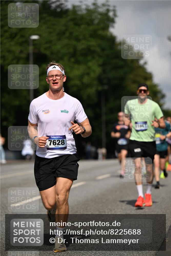 29.06.2025 - hella hamburg halbmarathon Dr. Thomas Lammeyer http://msf.ph/oto/8225688 29.06.2025 09:49:59 Kennedybrücke 1344, 1577, 1889, 2243, 4477, 4944, 5048, 5152, 5660, 7466, 7534, 7628, 7901, 8312, 8323, 10477, 10865, 10927, 11230, 11304 meine-sportfotos.de