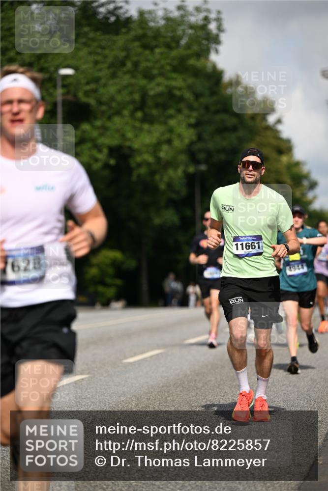 29.06.2025 - hella hamburg halbmarathon Dr. Thomas Lammeyer http://msf.ph/oto/8225857 29.06.2025 09:50:00 Kennedybrücke 1344, 1577, 1889, 2243, 4477, 4944, 5048, 5152, 5660, 7466, 7534, 7628, 7901, 8312, 8323, 10477, 10865, 10927, 11230, 11304 meine-sportfotos.de