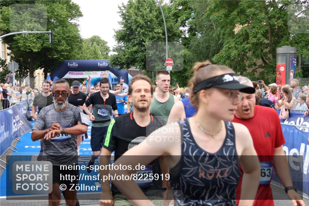 29.06.2025 - hella hamburg halbmarathon Zöllner http://msf.ph/oto/8225919 29.06.2025 10:52:58 Ziel 1257, 1258, 1657, 2099, 2444, 2814, 2910, 4557, 4558, 4770, 5077, 5907, 8139, 8720, 8955, 10724, 10811, 11217, 11992, 12519, 14791, 15430, 18720 meine-sportfotos.de
