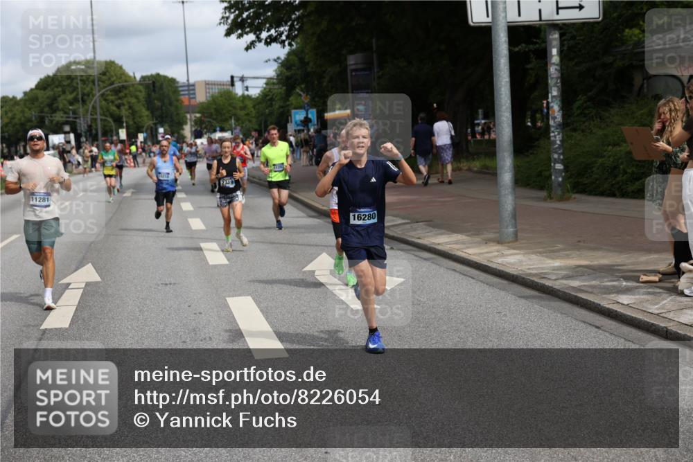 29.06.2025 - hella hamburg halbmarathon Yannick Fuchs http://msf.ph/oto/8226054 29.06.2025 10:33:24 20KM 1164, 2262, 2719, 2980, 3014, 3136, 3431, 4359, 5091, 5248, 6682, 6684, 7110, 8450, 8958, 9403, 10218, 11055, 11281, 11282, 11379, 11447, 12137, 13137, 13755, 13800, 14093, 14905, 15257, 15372, 15561, 15965, 16280, 17154, 17646, 17722, 18188, 18761, 19004, 19151 meine-sportfotos.de