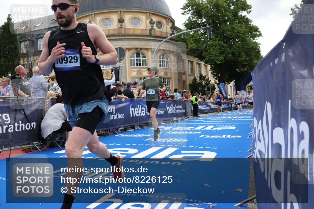 29.06.2025 - hella hamburg halbmarathon Strokosch-Dieckow http://msf.ph/oto/8226125 29.06.2025 10:31:10 Ziel 3201, 4812, 5826, 10017, 10298, 10929, 11857, 12232, 13754, 14450, 14548, 18177, 19042 meine-sportfotos.de