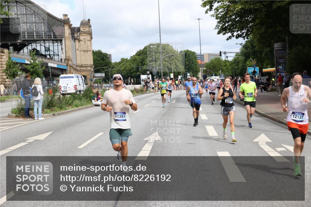 29.06.2025 - hella hamburg halbmarathon Yannick Fuchs http://msf.ph/oto/8226192 29.06.2025 10:33:25 20KM 1164, 2262, 2719, 2980, 3014, 3136, 3431, 4359, 5091, 5248, 6682, 6684, 8450, 8958, 9403, 10218, 11055, 11281, 11282, 11379, 11447, 12137, 13137, 13800, 14093, 14905, 15257, 15372, 15561, 15873, 15965, 16280, 17154, 17646, 17722, 18188, 18761, 19004, 19151 meine-sportfotos.de