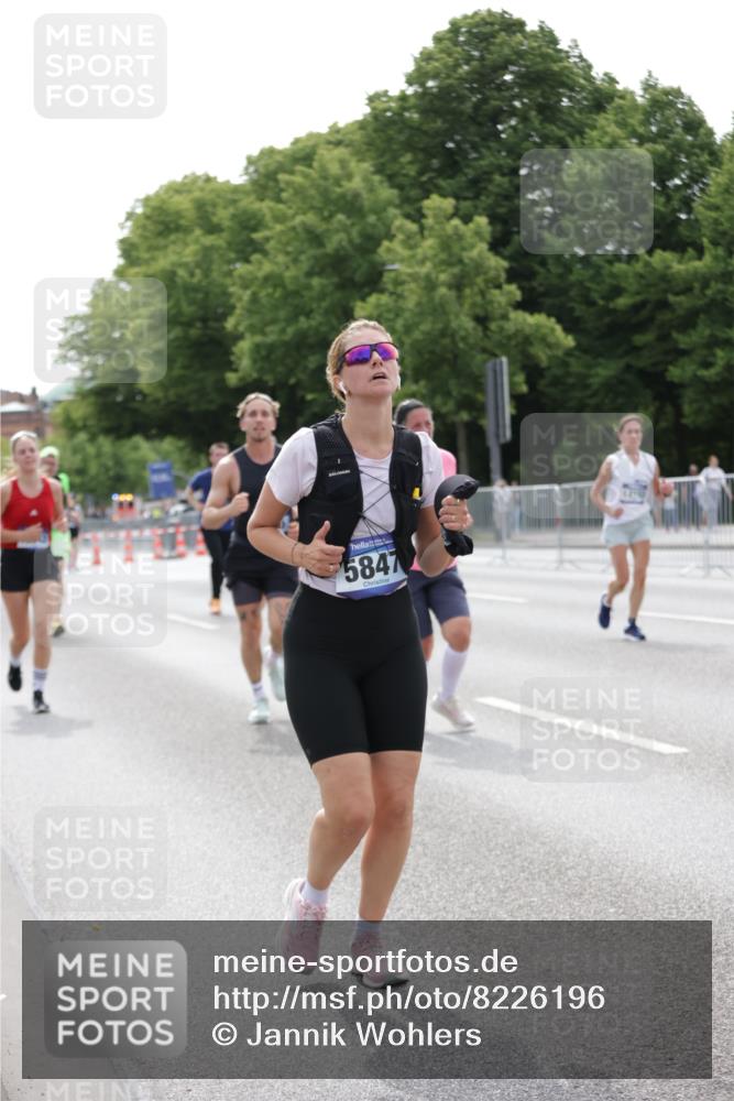 29.06.2025 - hella hamburg halbmarathon Jannik Wohlers http://msf.ph/oto/8226196 29.06.2025 10:27:39 Lombardsbrücke 1148, 5369, 5847, 6632, 7497, 8215, 9567, 11692, 11739, 12780, 12823, 12842, 13568, 13678, 13860, 14155, 15123, 15607, 15608, 16569, 16804, 18256 meine-sportfotos.de