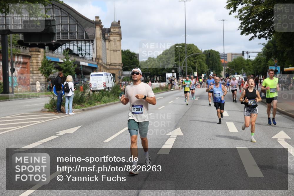 29.06.2025 - hella hamburg halbmarathon Yannick Fuchs http://msf.ph/oto/8226263 29.06.2025 10:33:25 20KM 1164, 2262, 2719, 2980, 3014, 3136, 3431, 4359, 5091, 5248, 6682, 6684, 8450, 8958, 9403, 10218, 11055, 11281, 11282, 11379, 11447, 12137, 13137, 13800, 14093, 14905, 15257, 15372, 15561, 15873, 15965, 16280, 17154, 17646, 17722, 18188, 18761, 19004, 19151 meine-sportfotos.de