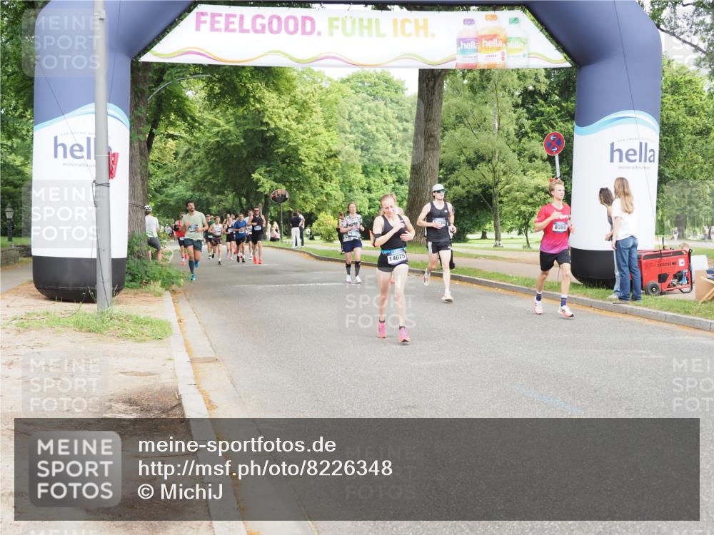 29.06.2025 - hella hamburg halbmarathon MichiJ http://msf.ph/oto/8226348 29.06.2025 10:25:35 Zwischen KM18-KM19 1411, 1571, 4860, 5315, 8084, 8362, 13972, 14075, 17078, 18156, 18986 meine-sportfotos.de