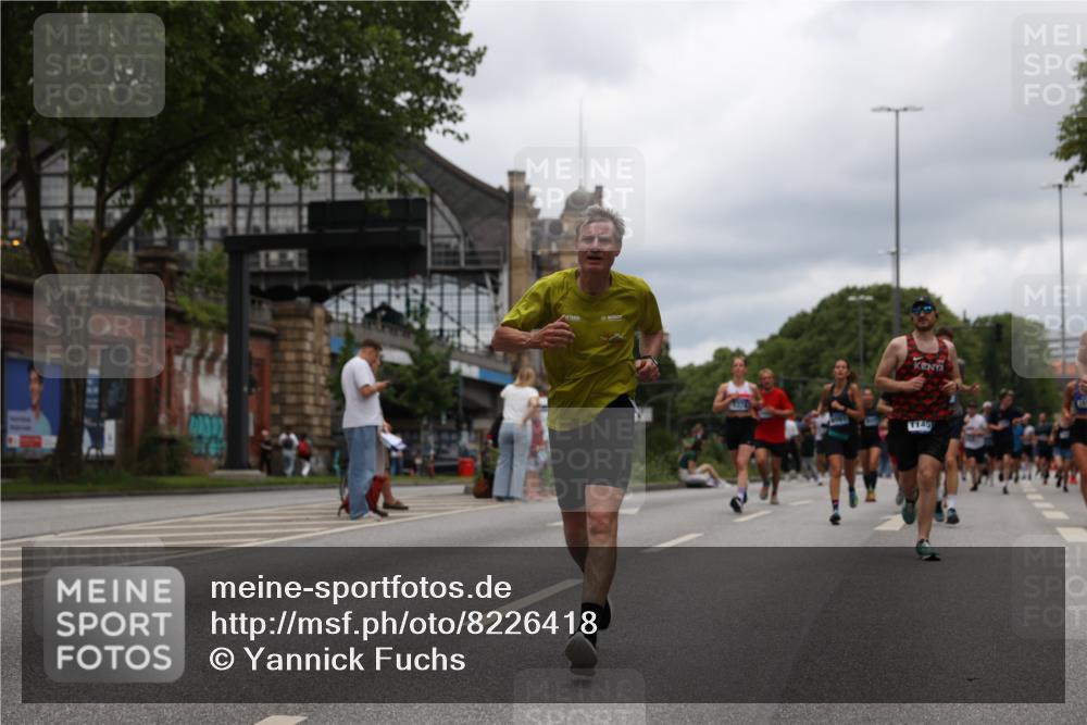 29.06.2025 - hella hamburg halbmarathon Yannick Fuchs http://msf.ph/oto/8226418 29.06.2025 10:46:32 20KM 1098, 1257, 1657, 2111, 2444, 2814, 3258, 3715, 3952, 4121, 4557, 4558, 4837, 5116, 5169, 5194, 5378, 5399, 6164, 6561, 6562, 7130, 7178, 7312, 7475, 7896, 8139, 8172, 8316, 8720, 8977, 9093, 9145, 9876, 10811, 11459, 12135, 12519, 13211, 13301, 13327, 14198, 14286, 14791, 15001, 15144, 15275, 15427, 15446, 15506, 15690, 16320, 16929, 17130, 17198, 17773, 18331 meine-sportfotos.de