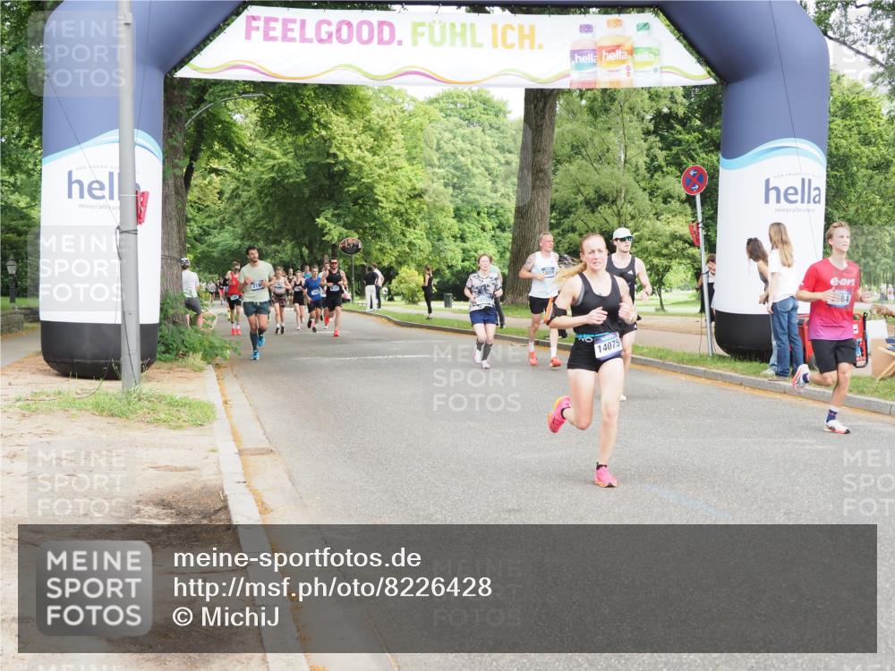 29.06.2025 - hella hamburg halbmarathon MichiJ http://msf.ph/oto/8226428 29.06.2025 10:25:36 Zwischen KM18-KM19 1411, 1571, 4860, 8084, 8362, 14075, 17078, 18156, 18733, 18986 meine-sportfotos.de