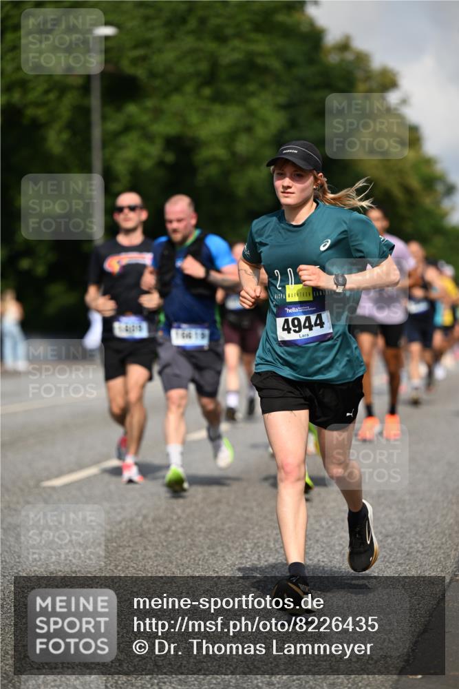 29.06.2025 - hella hamburg halbmarathon Dr. Thomas Lammeyer http://msf.ph/oto/8226435 29.06.2025 09:50:03 Kennedybrücke 1053, 1344, 1577, 1889, 2243, 4477, 4944, 5048, 5152, 5660, 7466, 7534, 7628, 7901, 8312, 8323, 10477, 10865, 10927, 11230, 11304 meine-sportfotos.de